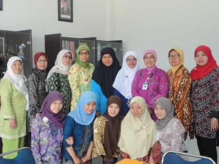 foto-bersama-delegasi-mhti-dpd-i-sumut-dg-dosen-poltekes-medan-dan-direkturnya Foto bersama delegasi MHTI DPD I SUMUT Dg dosen Poltekes Medan dan Direkturnya