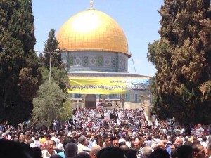 Peringatan keruntuhan khilafah usai sholat jumat al aqsa (1)