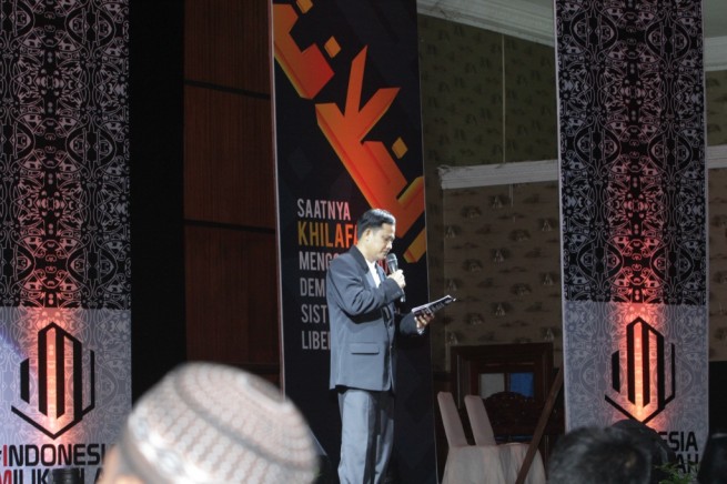 MC OLEH UST. MUHAMMAD YUSLI