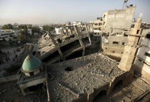 masjid umar di Gaza dibom israel