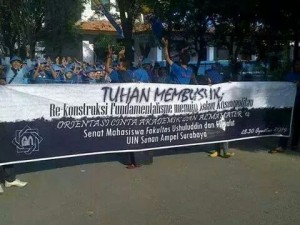 Tuhan membusuk-UIN Sunan ampel