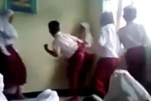 bullying anak sd di bukit tinggi