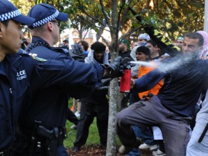 oz-police-attack-muslims