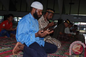 muslim papua sholat