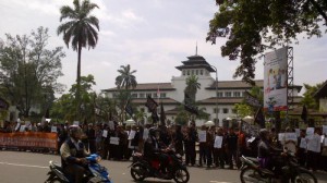 hti-demo-charlie-hebdo