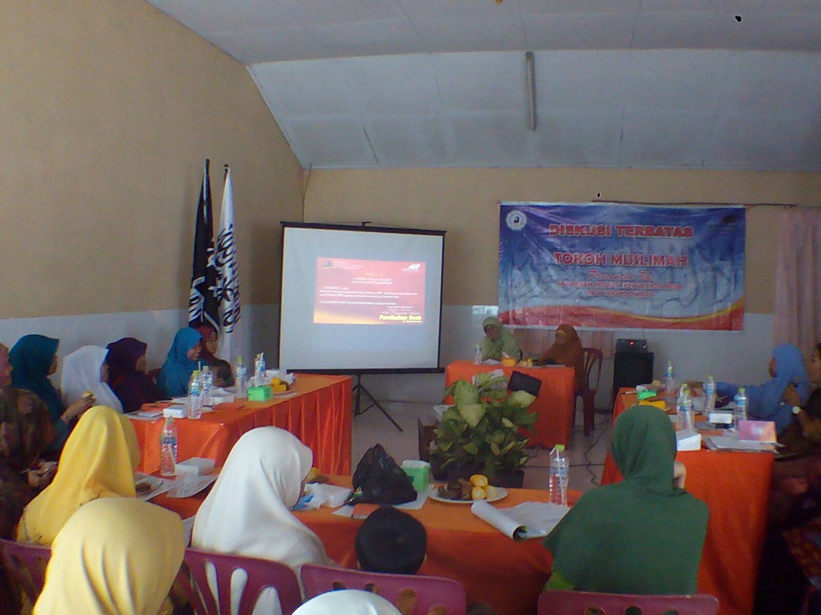 Suasana Distas Tokoh Muslimah Bondowoso 