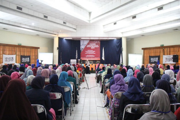 suasana forum dari belakang