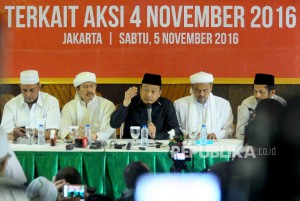 ketua-gerakan-nasional-pengawal-fatwa-majelis-ulama-indonesia-_161105173143-984