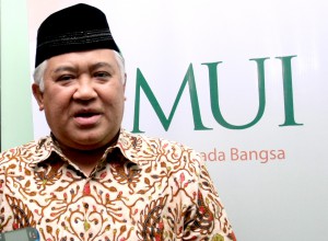 Ketua Majelis Ulama Indonesia (MUI) Din Syamsuddin memberikan keterangan kepada wartawan mengenai pelaksanaan kongres Umat Islam Indonesia di Kantor Majelis Ulama Indonesia (MUI), Jakarta,