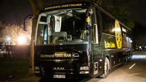 Borussia Dortmund Bus Explosion Injures One