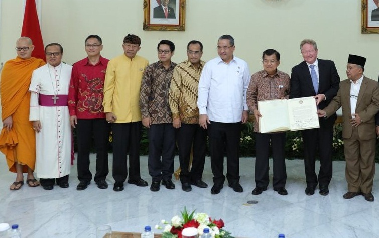 Acara-Penandatanganan-Piagam-Deklarasi-Anti-Perbudakan-Modern-oleh-Para-Tokoh-Lintas-Agama-14-03-17