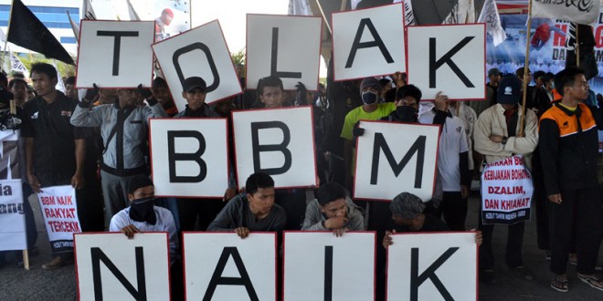 [FOTO] HTI Sulselbar Kembali Turun ke Jalan Tolak Kenaikan Harga BBM