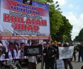 [FOTO] Aksi HTI Kota Tangerang Mengecam Karikatur Nabi SAW