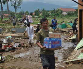 Update #BencanaGarut, Di Daerah ini 15 Rumah Hanyut, HTI Turun Tangan Bersihkan Masjid