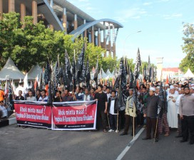 [FOTO] Ribuan Umat Islam Riau Desak Ahok Ditangkap dan Diadili